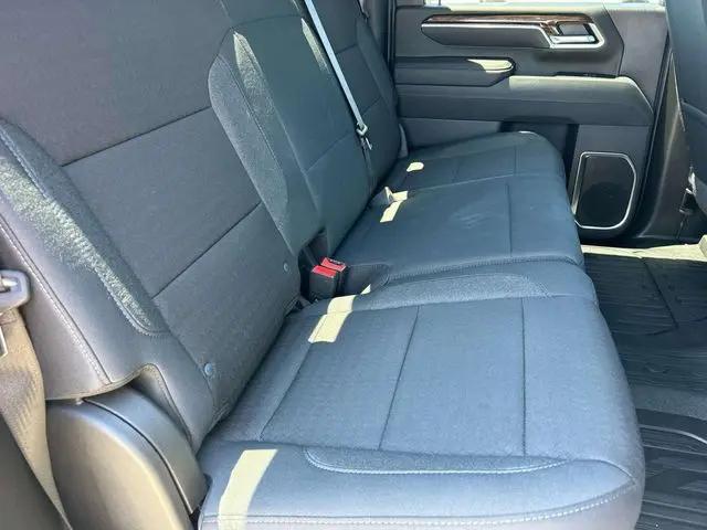 2026 GMC Sierra 2500HD Crew Cab, Standard Bed, SLE, 4WD