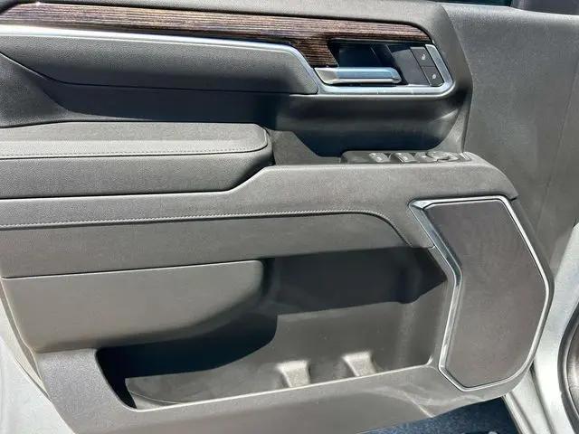 2026 GMC Sierra 2500HD Crew Cab, Standard Bed, SLE, 4WD