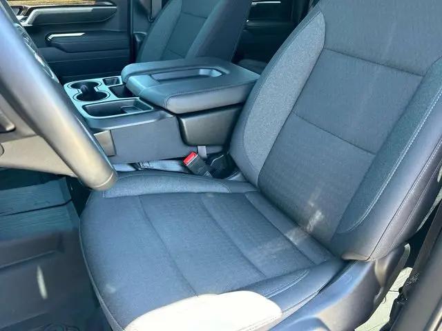 2026 GMC Sierra 2500HD Crew Cab, Standard Bed, SLE, 4WD