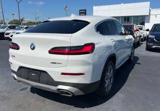 2023 BMW X4 xDrive30i