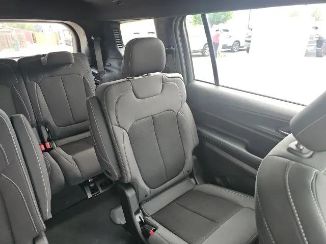 2024 Jeep Grand Cherokee L Laredo 4x4