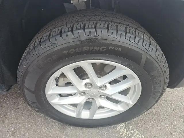 2024 Jeep Grand Cherokee L Laredo 4x4