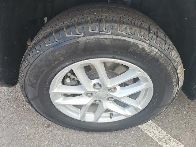 2024 Jeep Grand Cherokee L Laredo 4x4