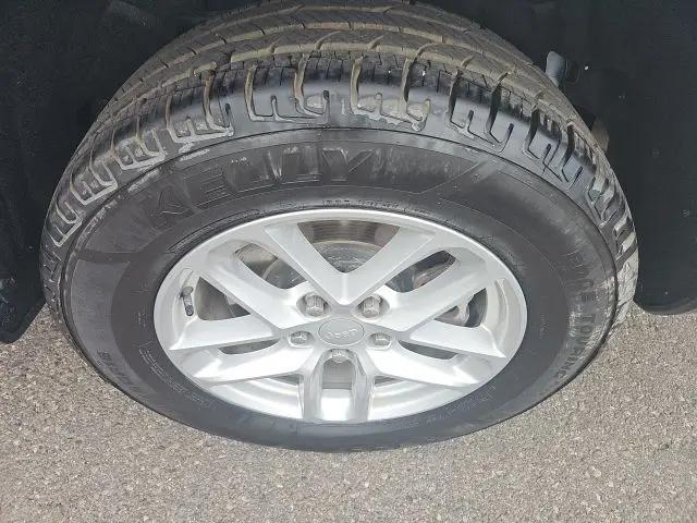 2024 Jeep Grand Cherokee L Laredo 4x4