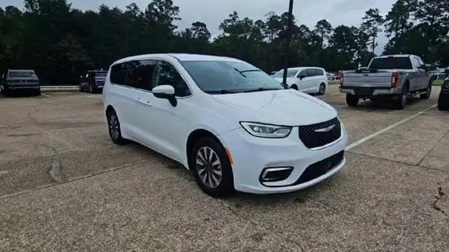 2023 Chrysler Pacifica Hybrid Touring L