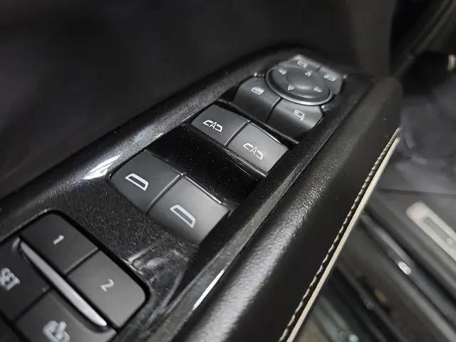 2023 Cadillac Escalade 4WD Sport Platinum