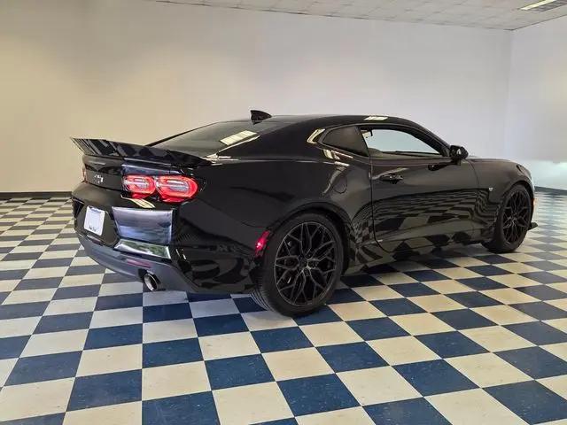 2021 Chevrolet Camaro RWD Coupe 2LT