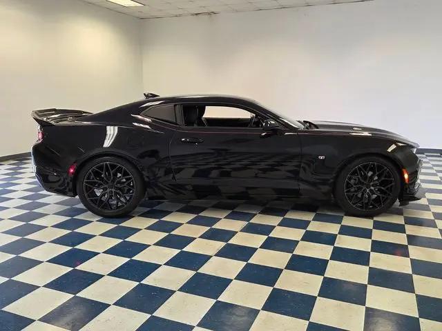 2021 Chevrolet Camaro RWD Coupe 2LT