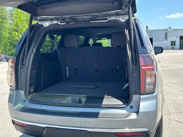 2024 Chevrolet Suburban 4WD LT