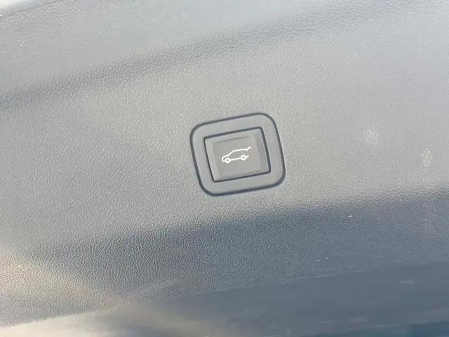 2024 Chevrolet Suburban 4WD LT