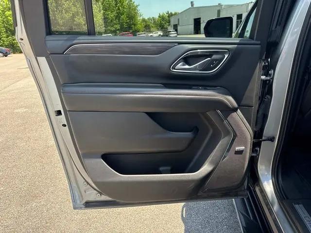2024 Chevrolet Suburban 4WD LT