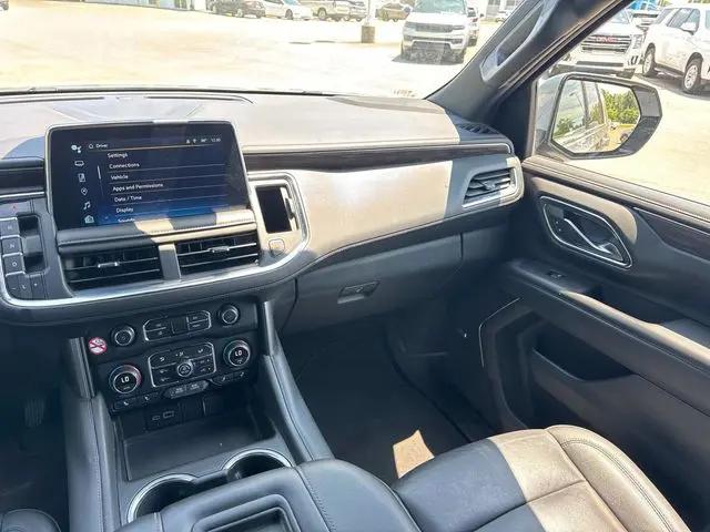 2024 Chevrolet Suburban 4WD LT