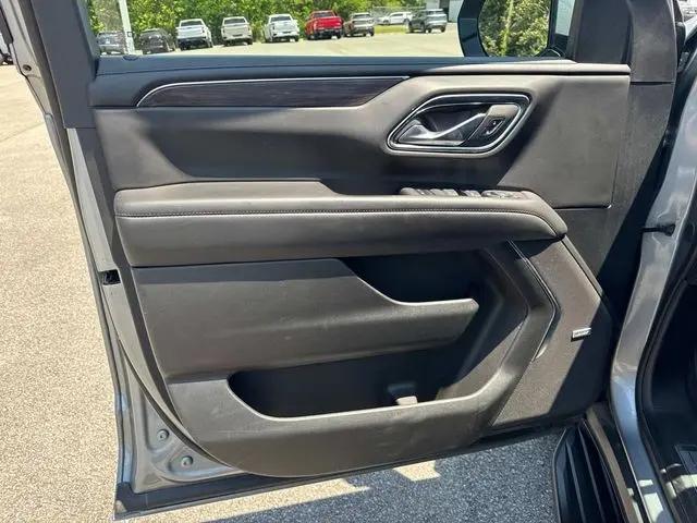 2024 Chevrolet Suburban 4WD LT
