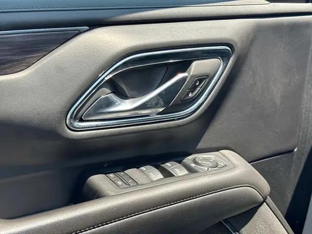 2024 Chevrolet Suburban 4WD LT
