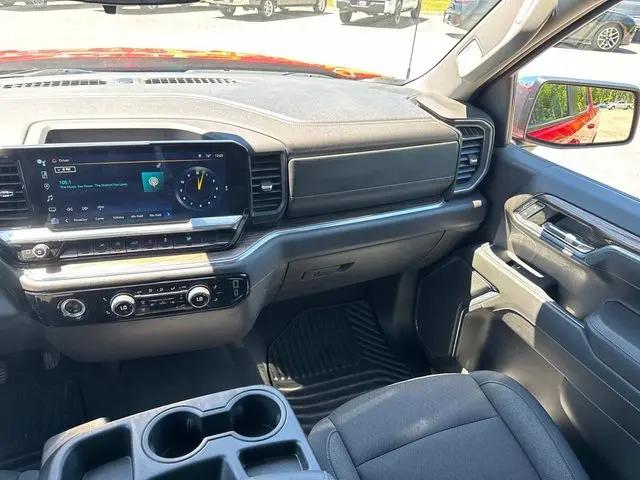 2024 Chevrolet Silverado 1500 4WD Crew Cab Short Bed LT with 2FL
