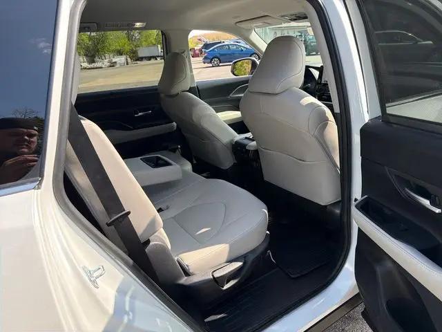 2025 Toyota Grand Highlander Hybrid XLE