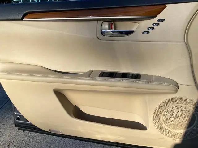 2015 Lexus ES 300h ES 300h