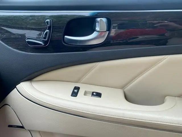 2014 Hyundai Equus Signature