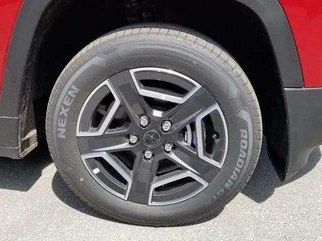 2026 Jeep Cherokee Laredo 4x4