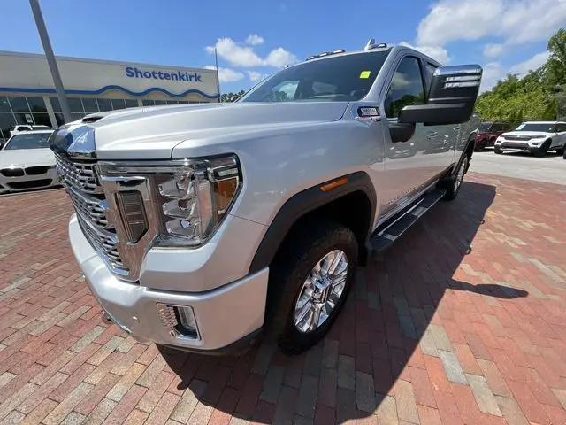 2020 GMC Sierra 2500HD 4WD Crew Cab Standard Bed Denali