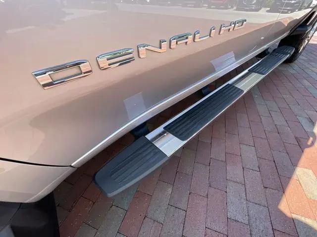2020 GMC Sierra 2500HD 4WD Crew Cab Standard Bed Denali