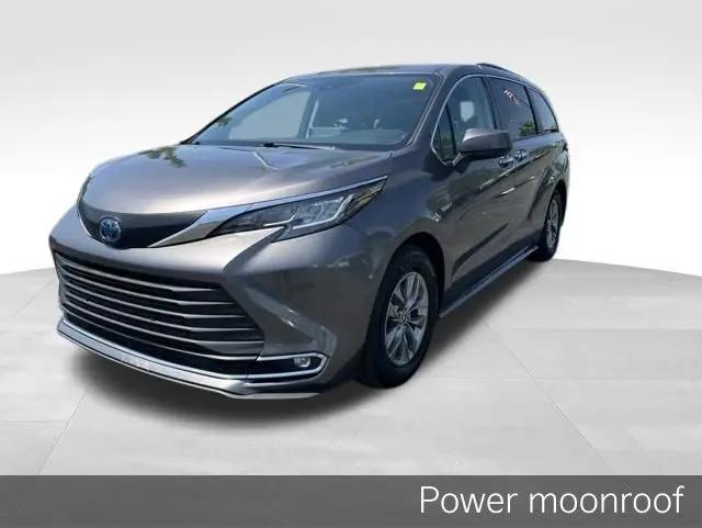2022 Toyota Sienna XLE