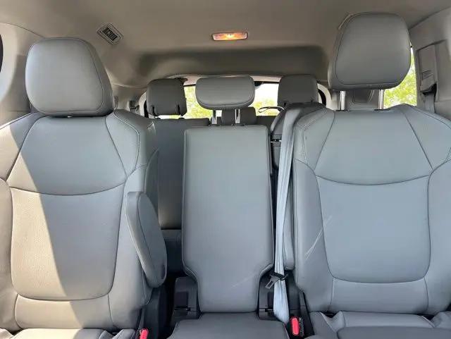 2022 Toyota Sienna XLE
