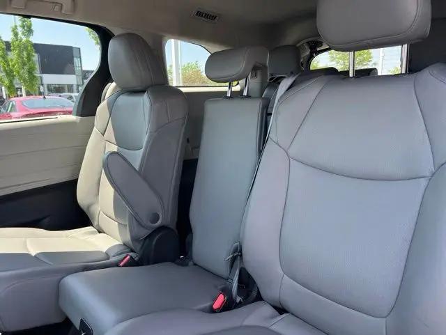 2022 Toyota Sienna XLE