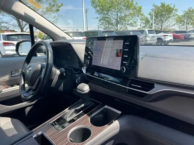 2022 Toyota Sienna XLE