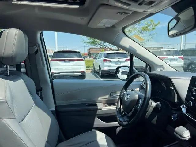 2022 Toyota Sienna XLE