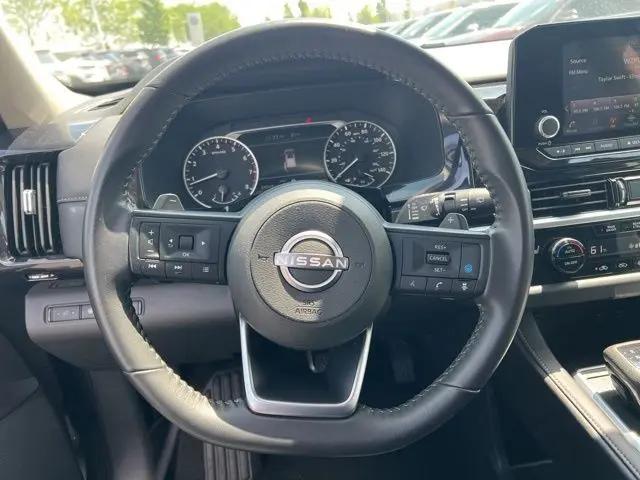 2025 Nissan Pathfinder SV 4WD