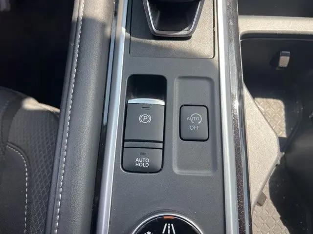 2025 Nissan Pathfinder SV 4WD