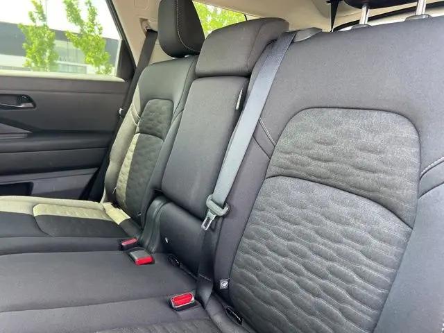 2025 Nissan Pathfinder SV 4WD
