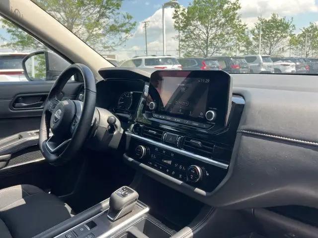 2025 Nissan Pathfinder SV 4WD