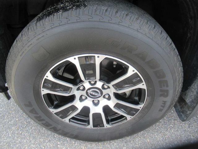 2023 Nissan Titan Crew Cab SV 4x4