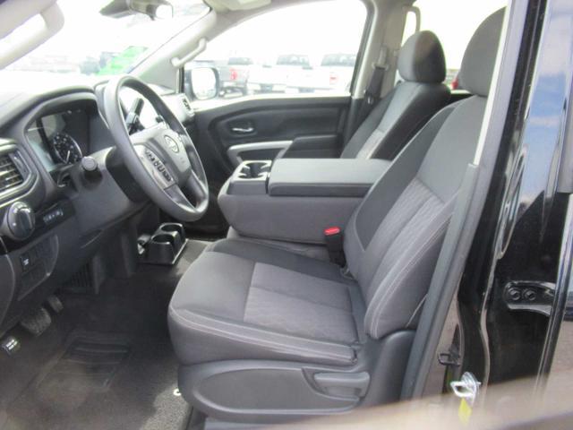 2023 Nissan Titan Crew Cab SV 4x4