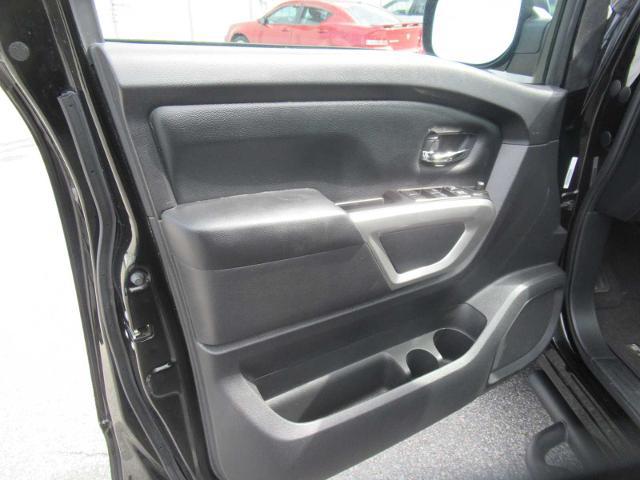 2023 Nissan Titan Crew Cab SV 4x4