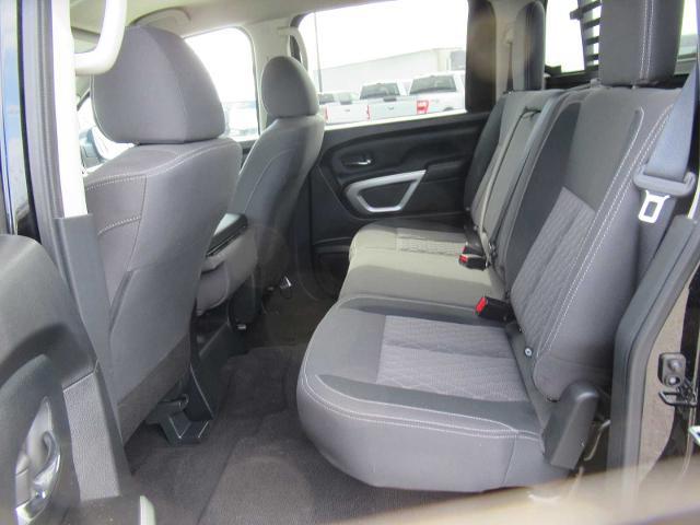 2023 Nissan Titan Crew Cab SV 4x4