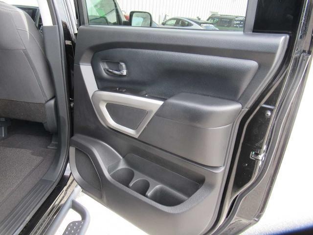 2023 Nissan Titan Crew Cab SV 4x4