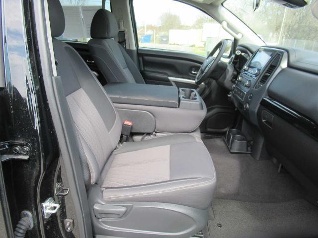 2023 Nissan Titan Crew Cab SV 4x4