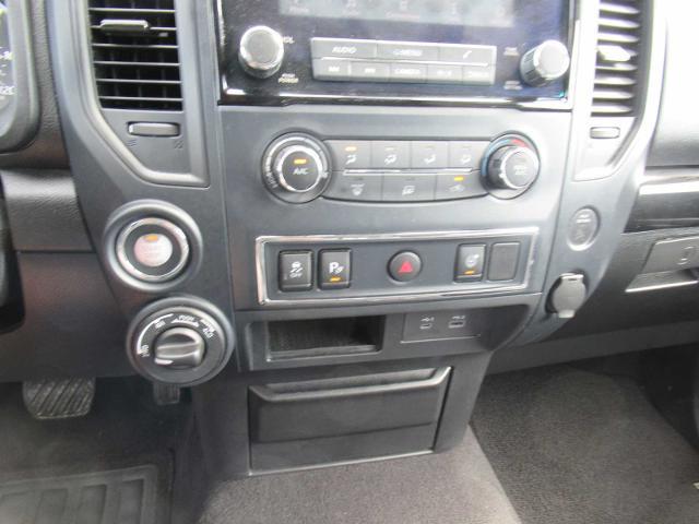 2023 Nissan Titan Crew Cab SV 4x4