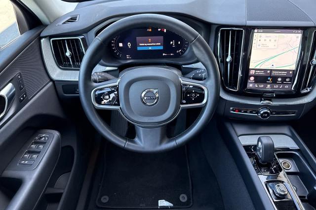 2025 Volvo XC60 B5 Plus