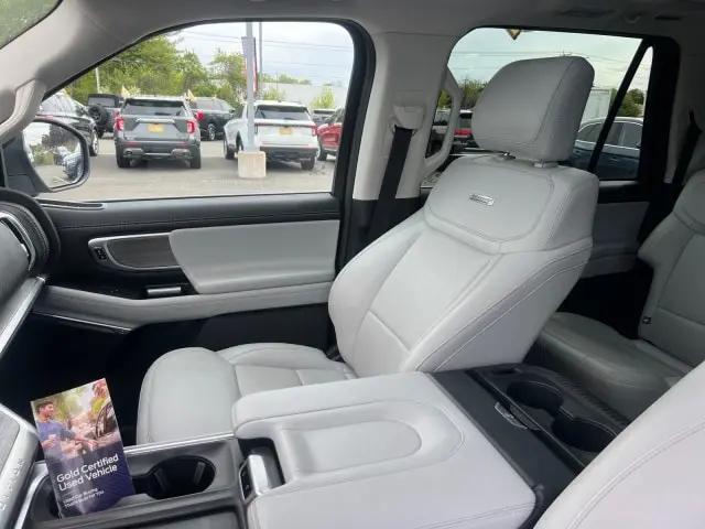 2025 Ford Expedition Platinum MAX