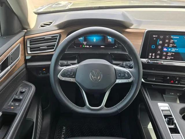 2024 Volkswagen Atlas 2.0T SE