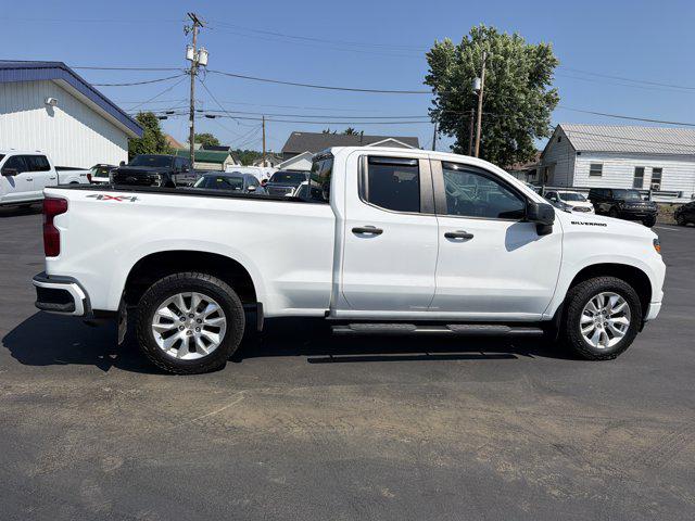 2023 Chevrolet Silverado 1500 4WD Double Cab Standard Bed Custom