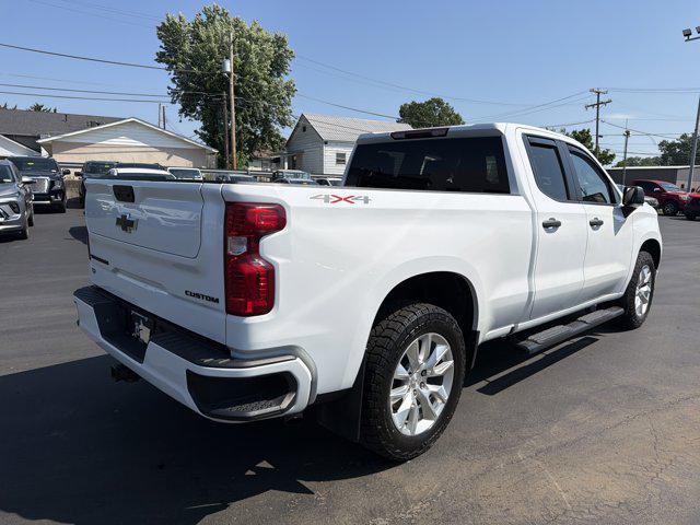 2023 Chevrolet Silverado 1500 4WD Double Cab Standard Bed Custom
