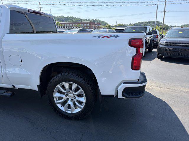 2023 Chevrolet Silverado 1500 4WD Double Cab Standard Bed Custom