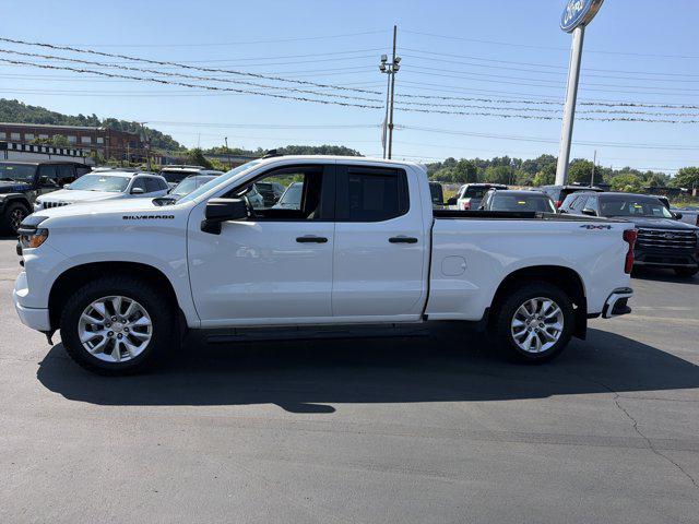 2023 Chevrolet Silverado 1500 4WD Double Cab Standard Bed Custom