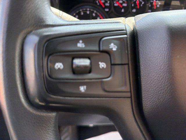 2023 Chevrolet Silverado 1500 4WD Double Cab Standard Bed Custom
