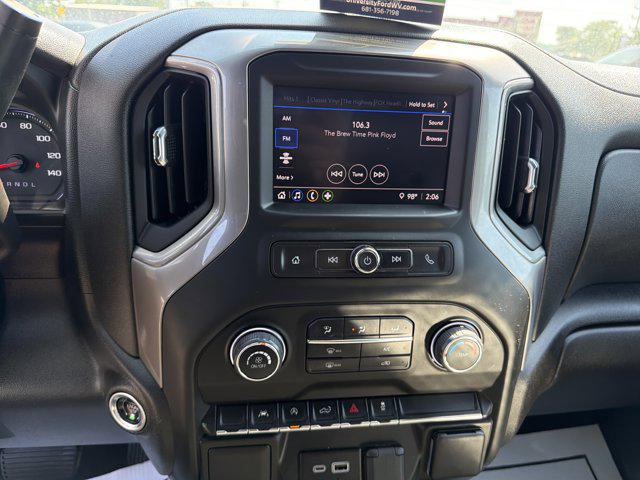 2023 Chevrolet Silverado 1500 4WD Double Cab Standard Bed Custom